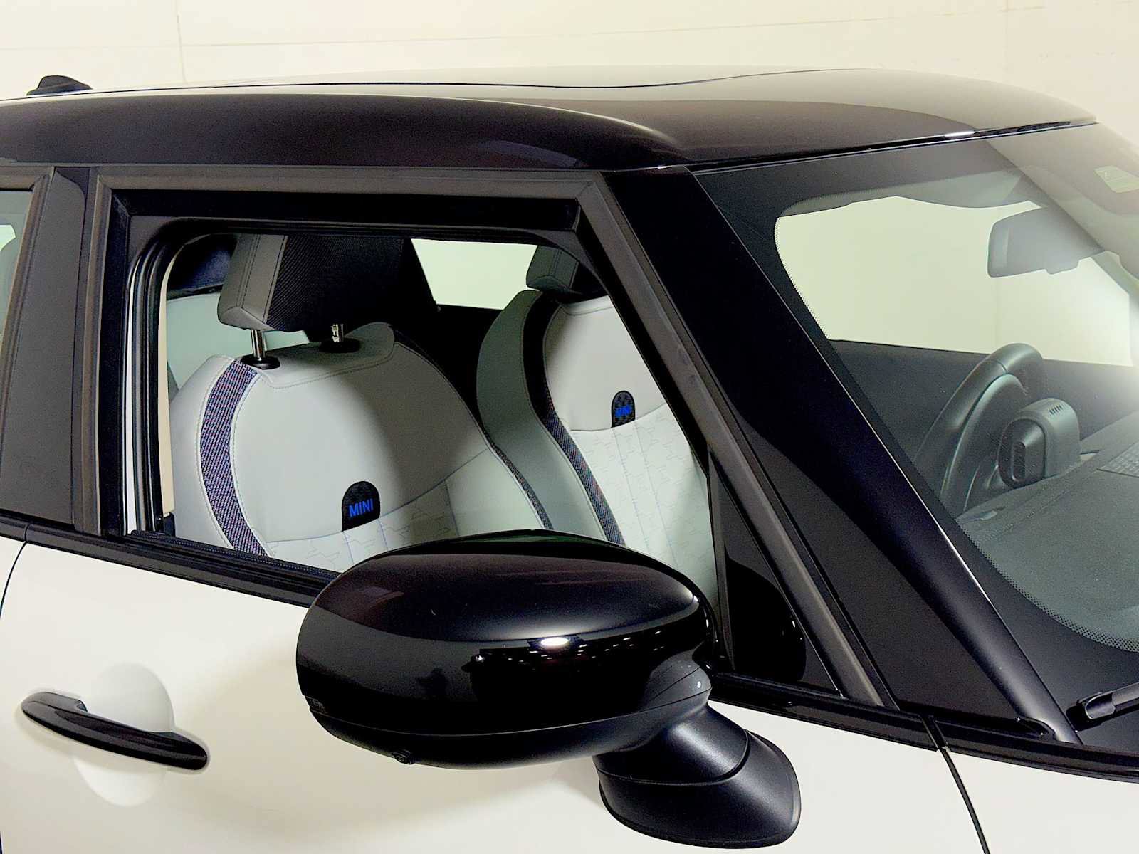 Certified 2025 MINI Cooper S image 30