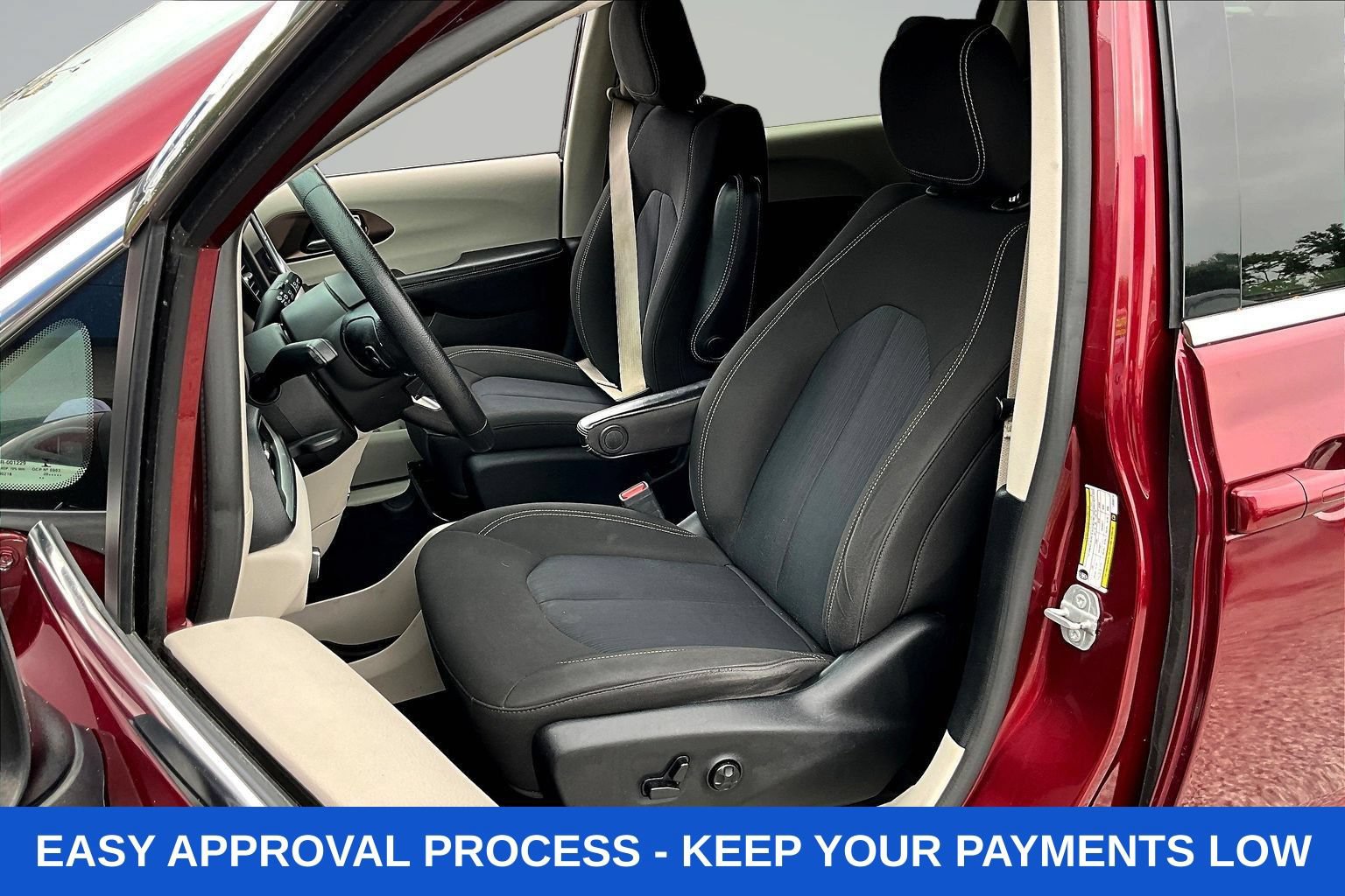 Used 2020 Chrysler Voyager LX FWD image 25