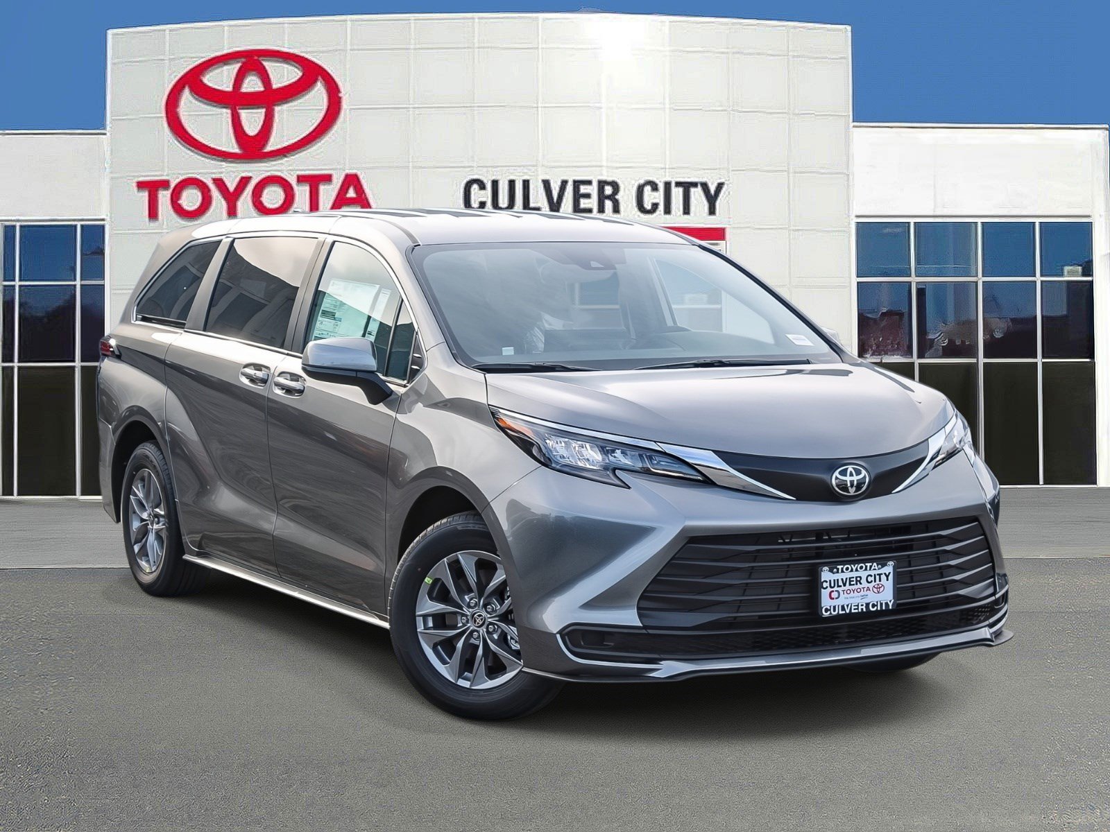 New 2026 Toyota Sienna LE FWD image 1