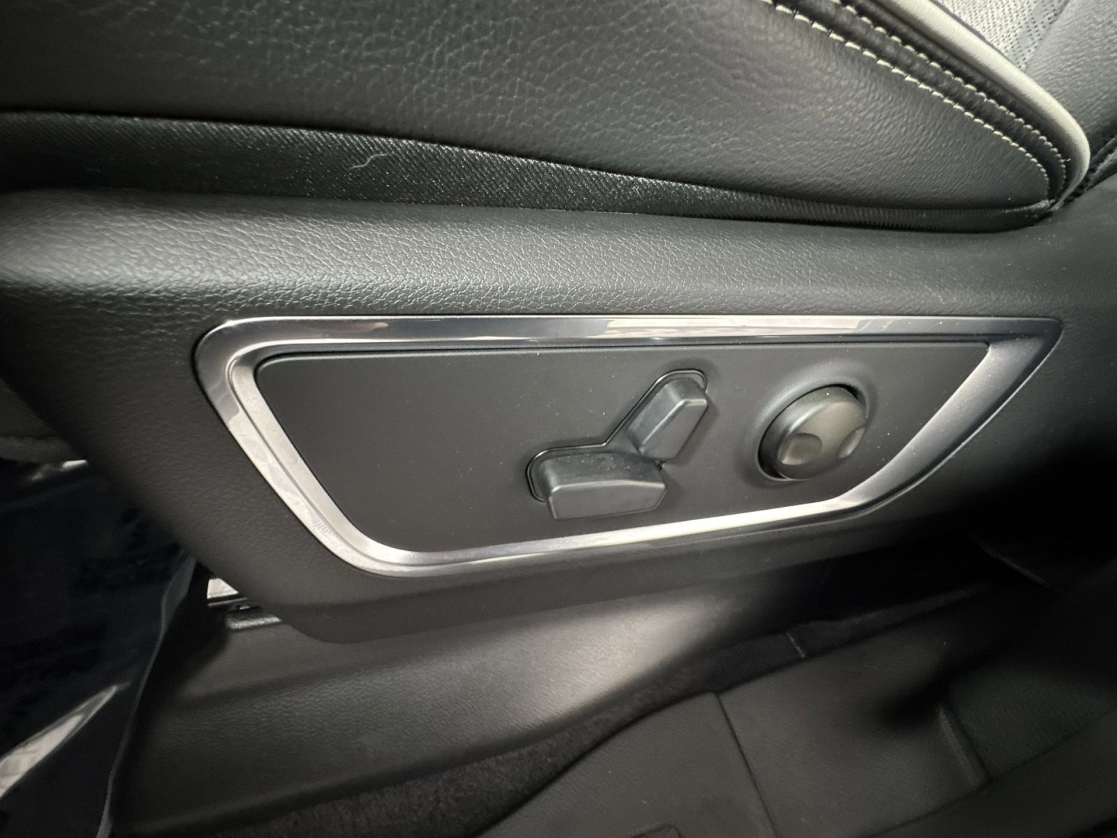 Used 2026 RAM 1500 Laramie image 14