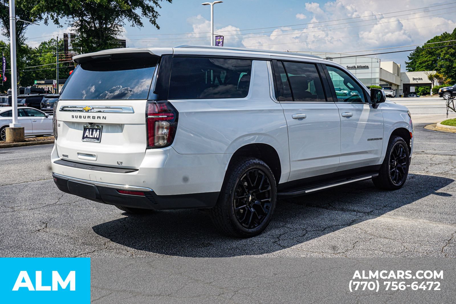Used 2022 Chevrolet Suburban LT w/ LT Signature Package AWD/4WD image 6