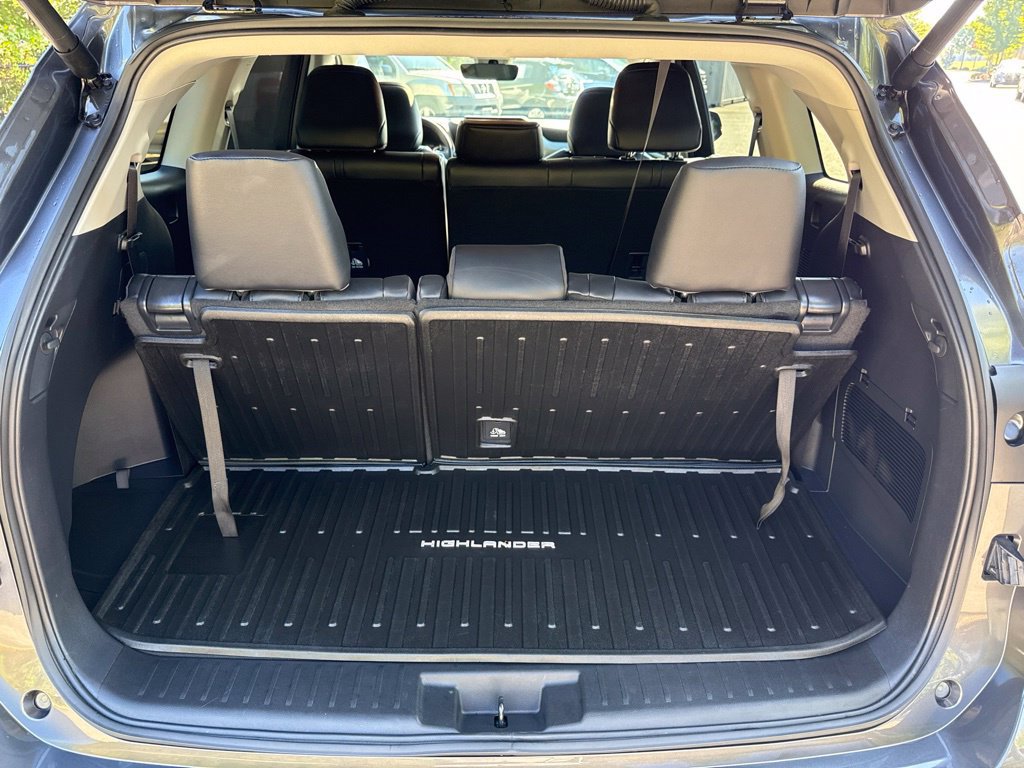 Used 2024 Toyota Highlander XLE AWD/4WD image 31