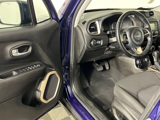 Used 2017 Jeep Renegade Latitude w/ Safety & Security Group image 22