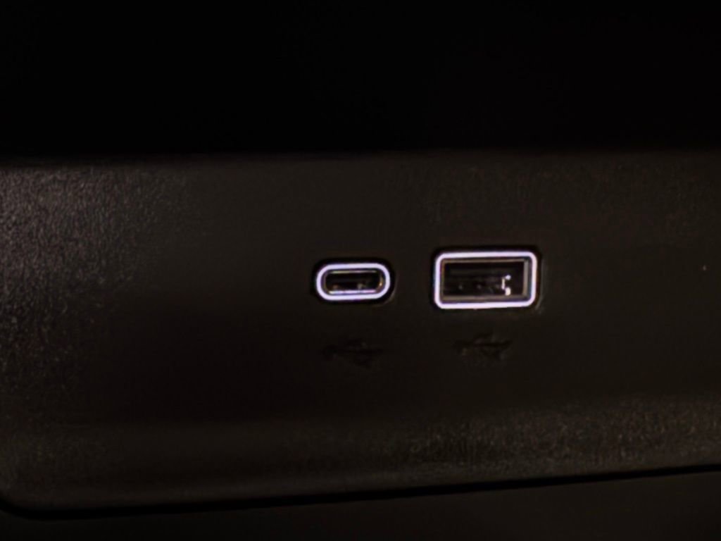 Used 2025 Chevrolet Equinox LT w/ Midnight Edition image 23