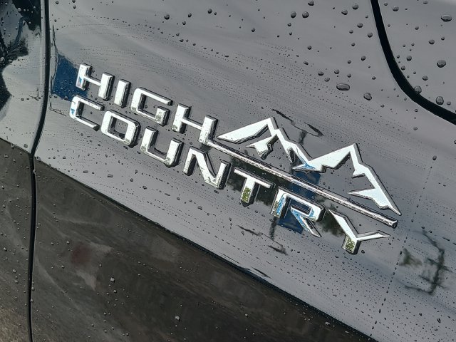 New 2026 Chevrolet Suburban High Country AWD/4WD image 41