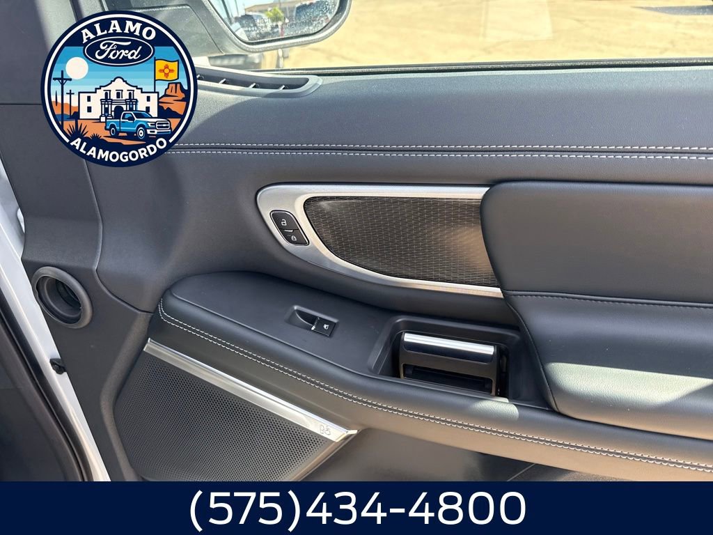 New 2025 Ford Expedition Platinum w/ Stealth Performance Package AWD/4WD image 21