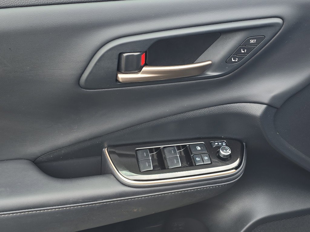 Certified 2024 Toyota Crown Limited image 11