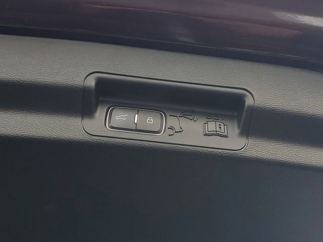 Certified 2022 Ford Explorer XLT w/ Equipment Group 202A image 7