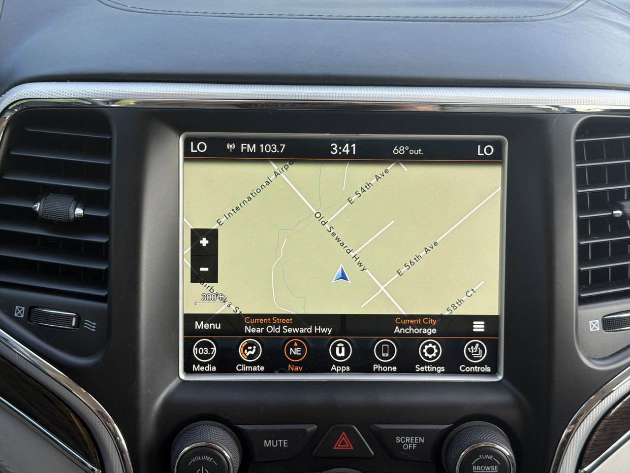 Used 2018 Jeep Grand Cherokee Summit AWD/4WD image 18