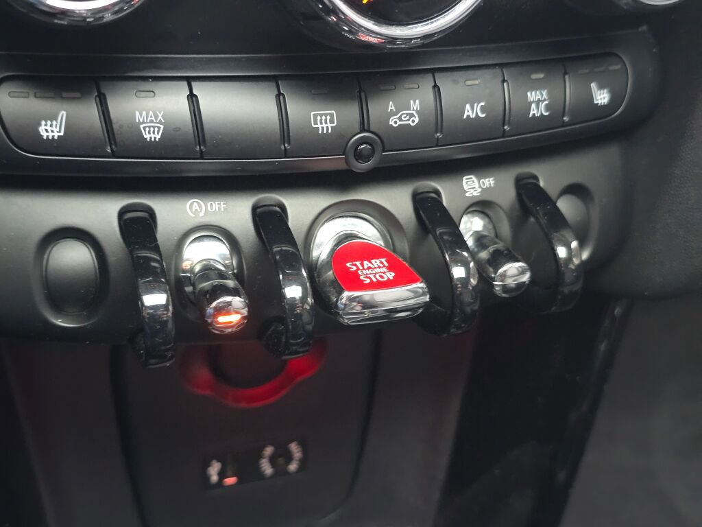 Used 2016 MINI Cooper S image 28