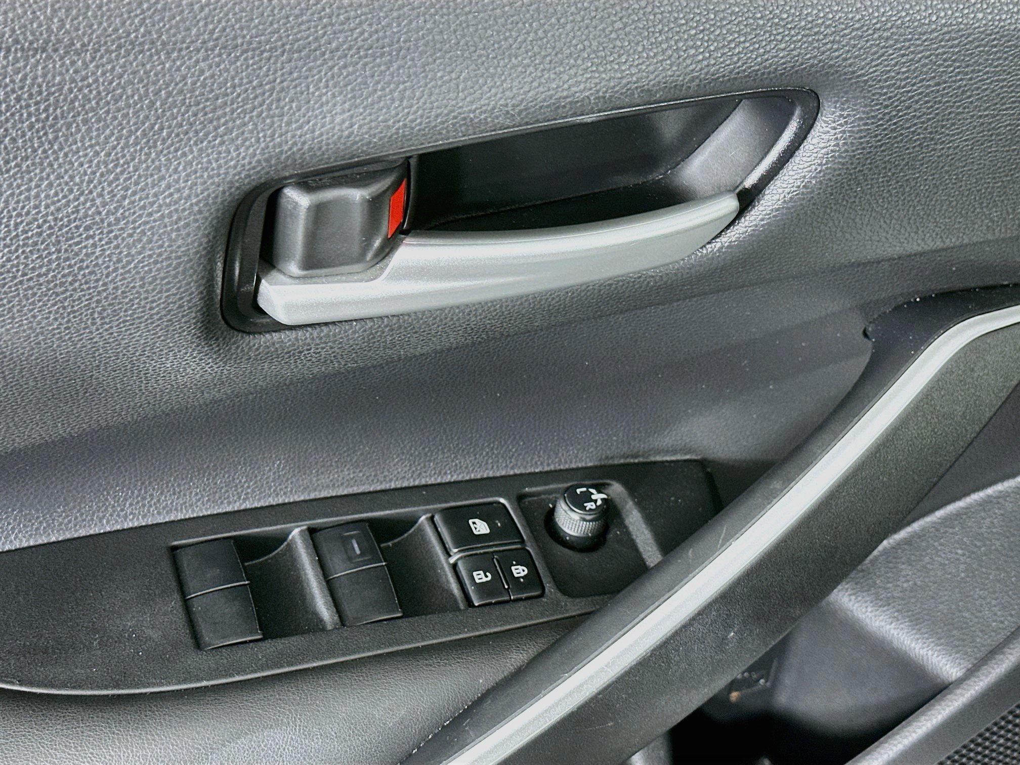 Used 2021 Toyota Corolla SE FWD image 15