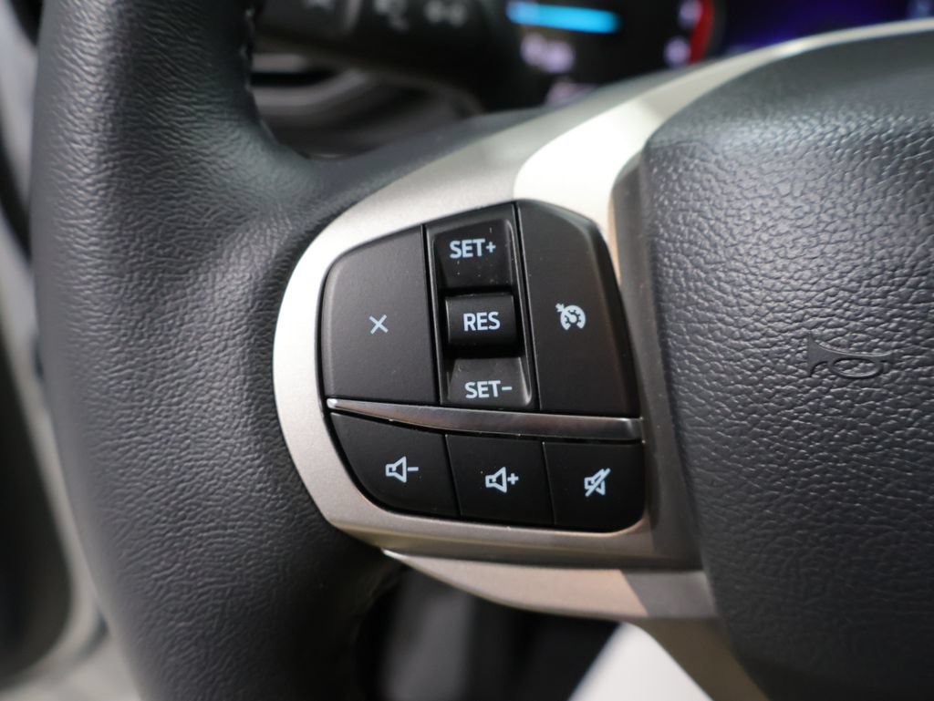 Used 2024 Ford Explorer XLT AWD/4WD image 31