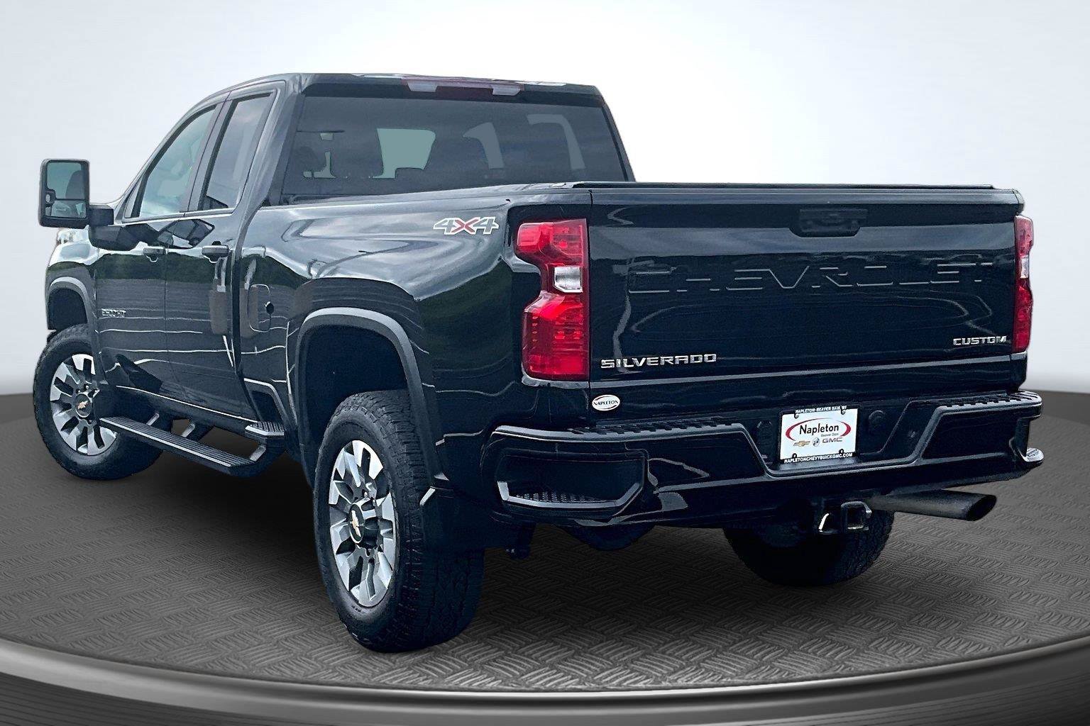 Used 2022 Chevrolet Silverado 2500 Custom w/ Custom Value Package AWD/4WD image 15