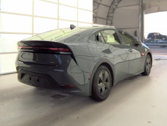 Used 2025 Toyota Prius LE FWD image 7