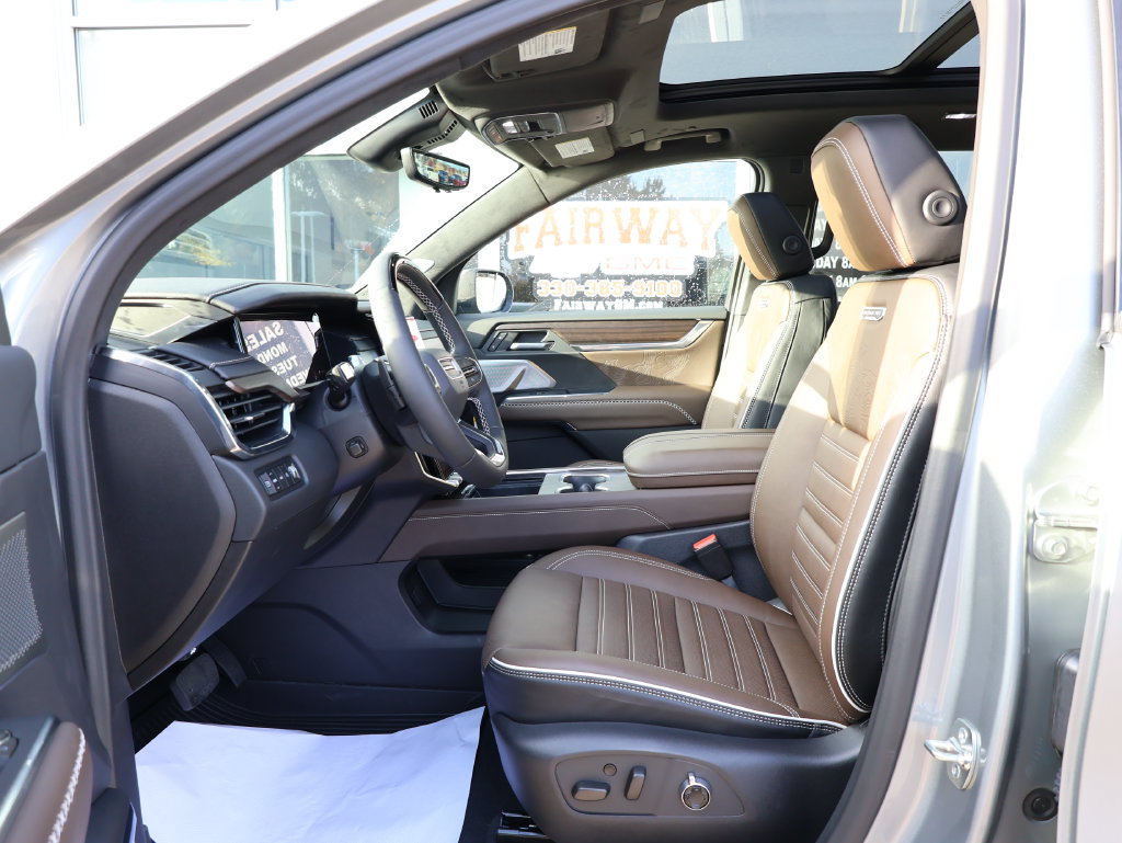 New 2027 GMC Acadia Denali Ultimate w/ LPO, Floor Liner Package AWD/4WD image 12