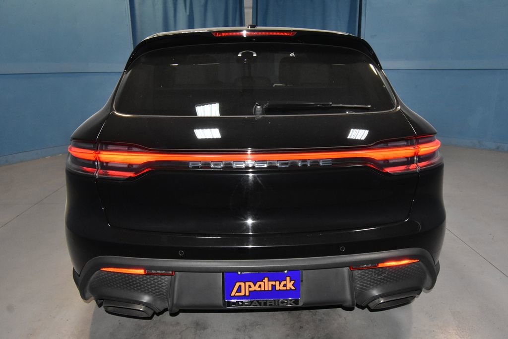 Used 2023 Porsche Macan Turbo image 32