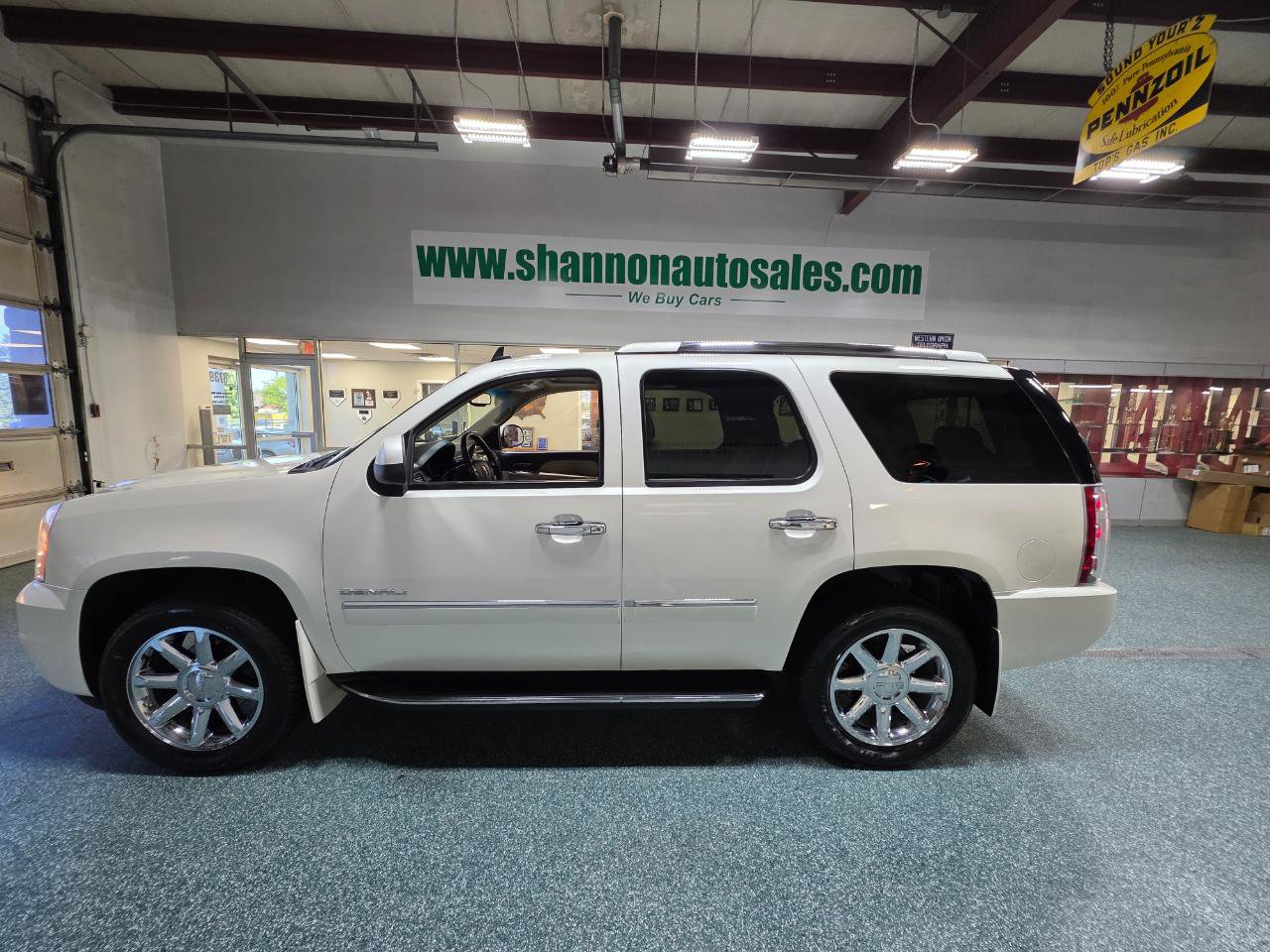 Used 2013 GMC Yukon Denali AWD/4WD image 11