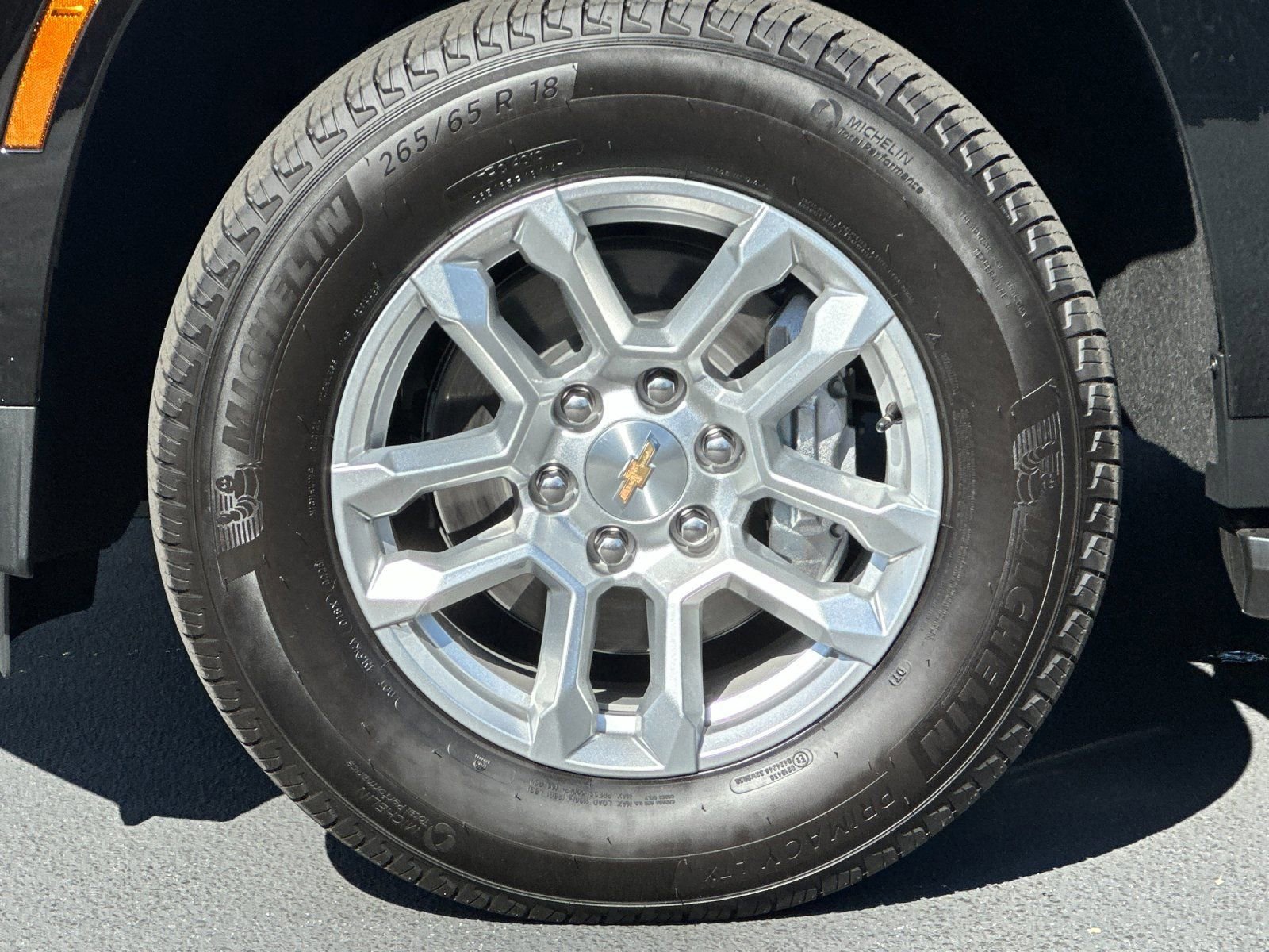 Used 2026 Chevrolet Suburban LT w/ Comfort Package RWD image 34