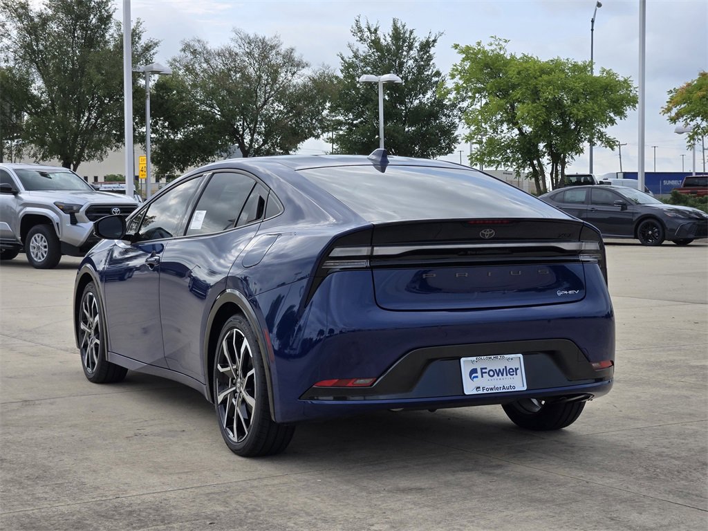 New 2025 Toyota Prius Plug-In Hybrid image 3