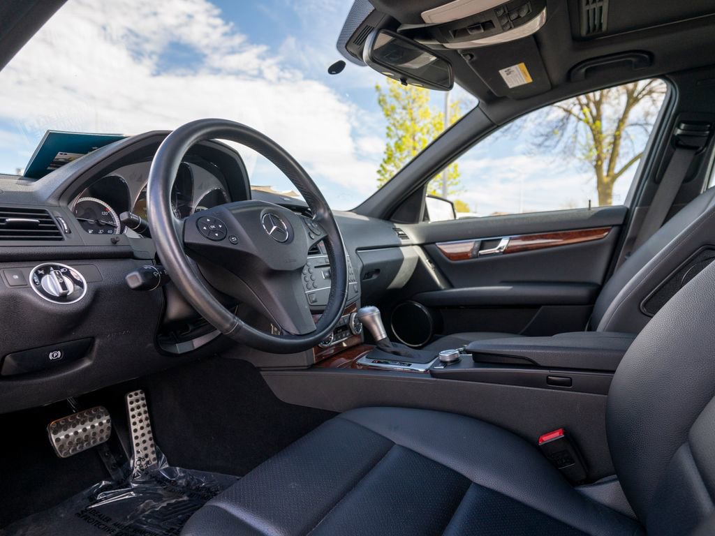 Used 2011 Mercedes-Benz C 300 4MATIC Sedan image 7