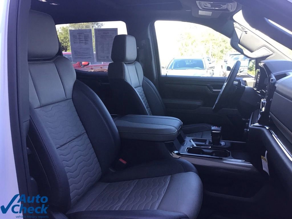 Used 2025 Chevrolet Silverado 1500 ZR2 w/ Technology Package image 30