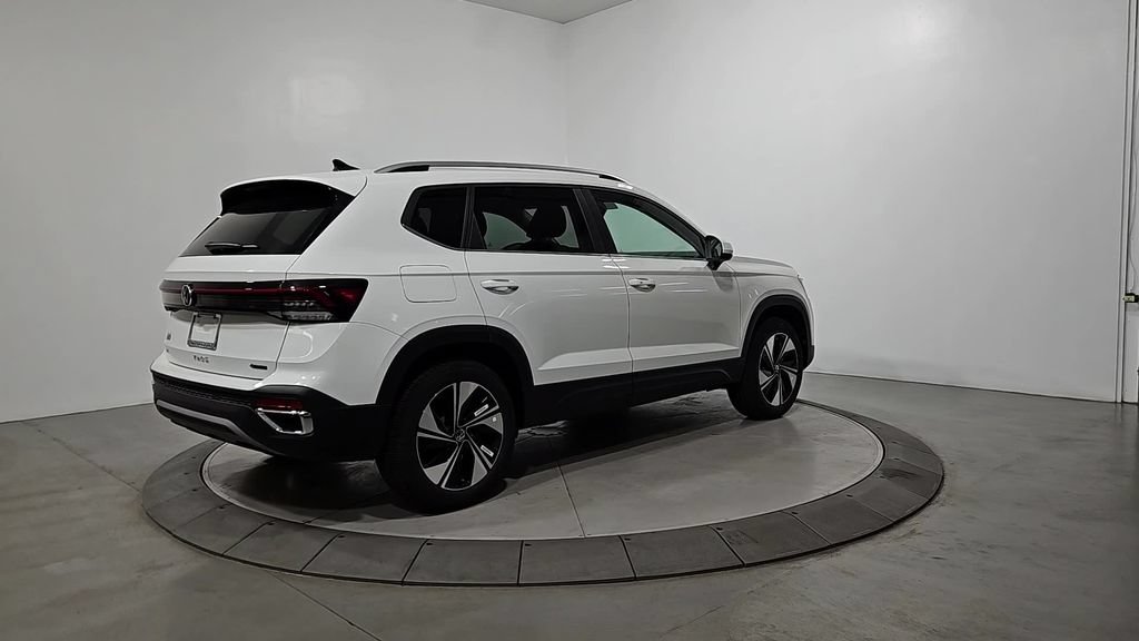 New 2026 Volkswagen Taos SE AWD/4WD image 5