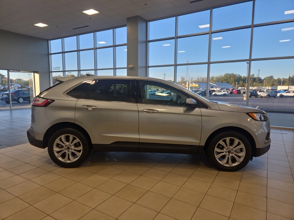 Used 2024 Ford Edge Titanium image 6