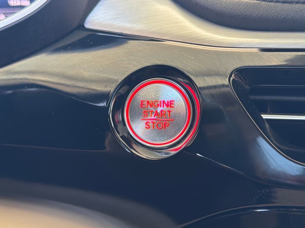 Used 2025 Acura MDX w/ Technology Package image 5