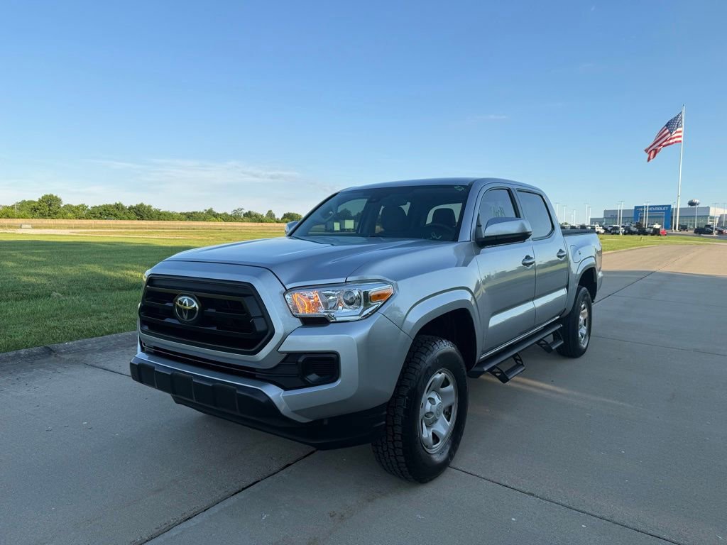 Used 2022 Toyota Tacoma SR w/ SR Convenience Package RWD image 8