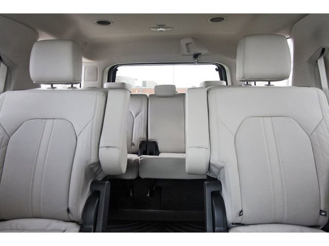 Used 2023 Ford Expedition Platinum image 14