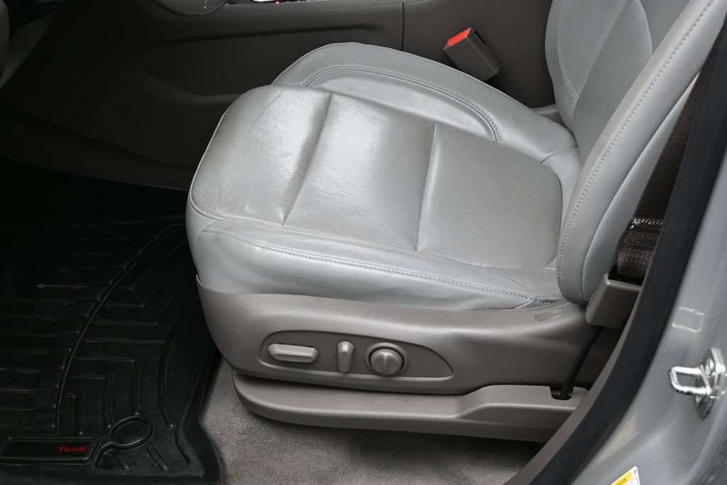 Used 2021 Chevrolet Traverse Premier FWD image 13
