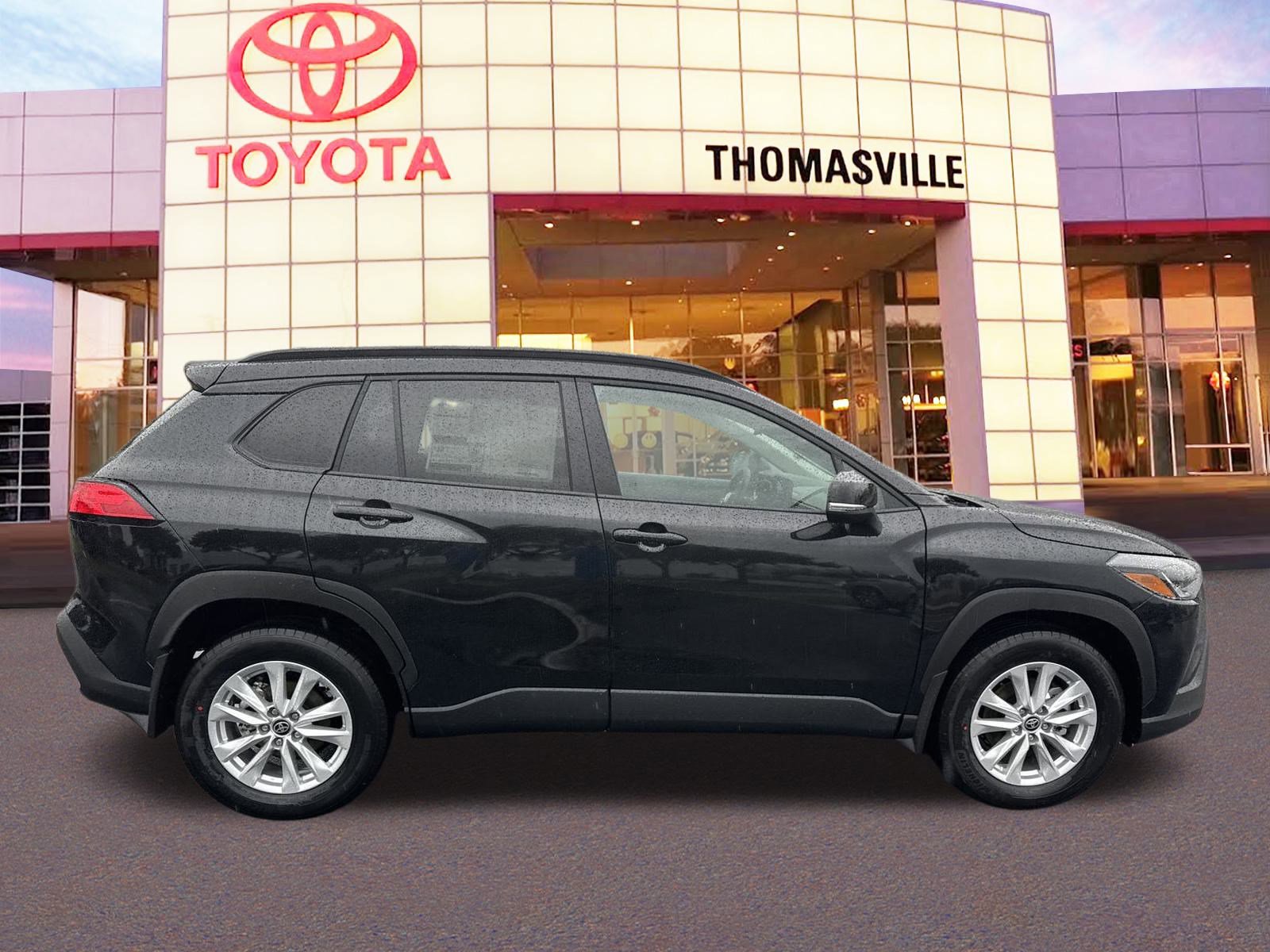 New 2025 Toyota Corolla Cross LE w/ Moonroof Package FWD image 4