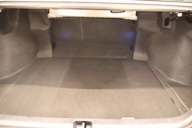 Used 2022 Toyota Camry LE image 28