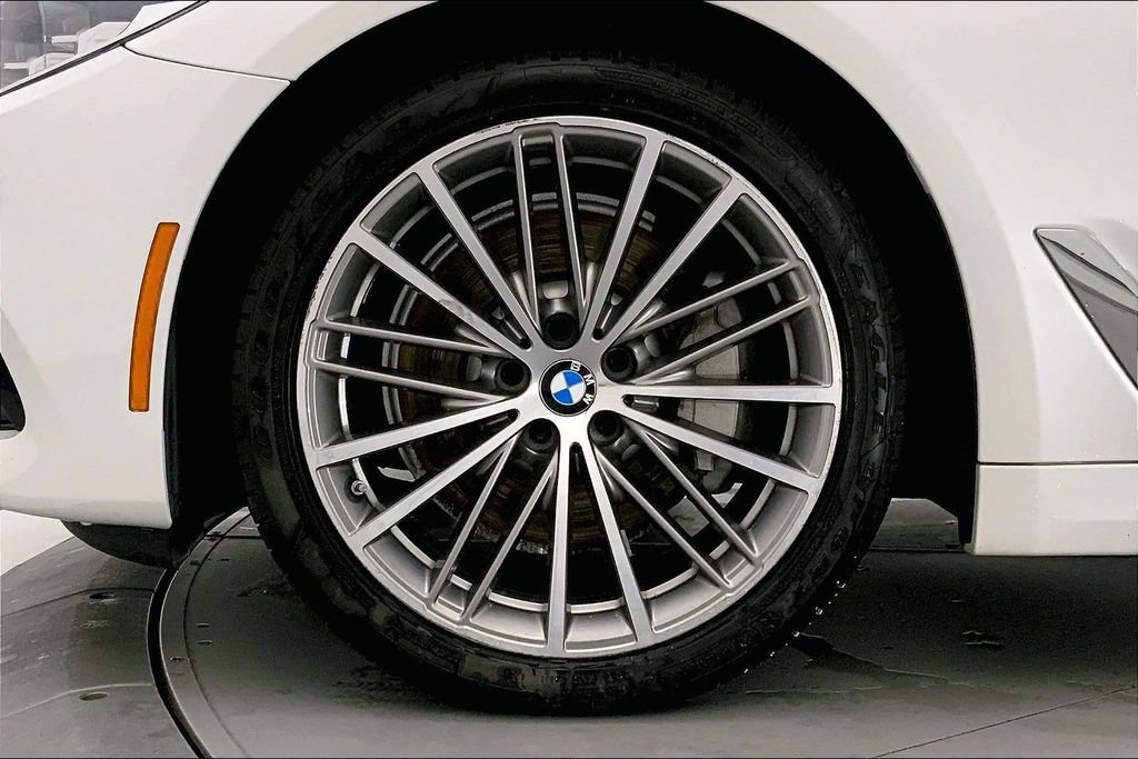 Used 2019 BMW 540i w/ Executive Package RWD image 8