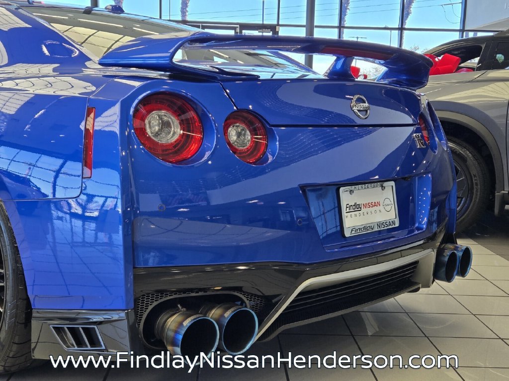Used 2021 Nissan GT-R Premium AWD/4WD image 5