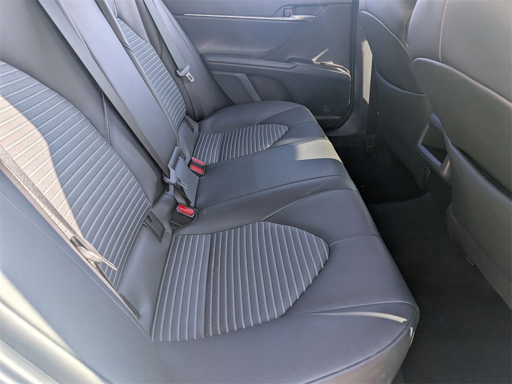 Used 2024 Toyota Camry SE image 31