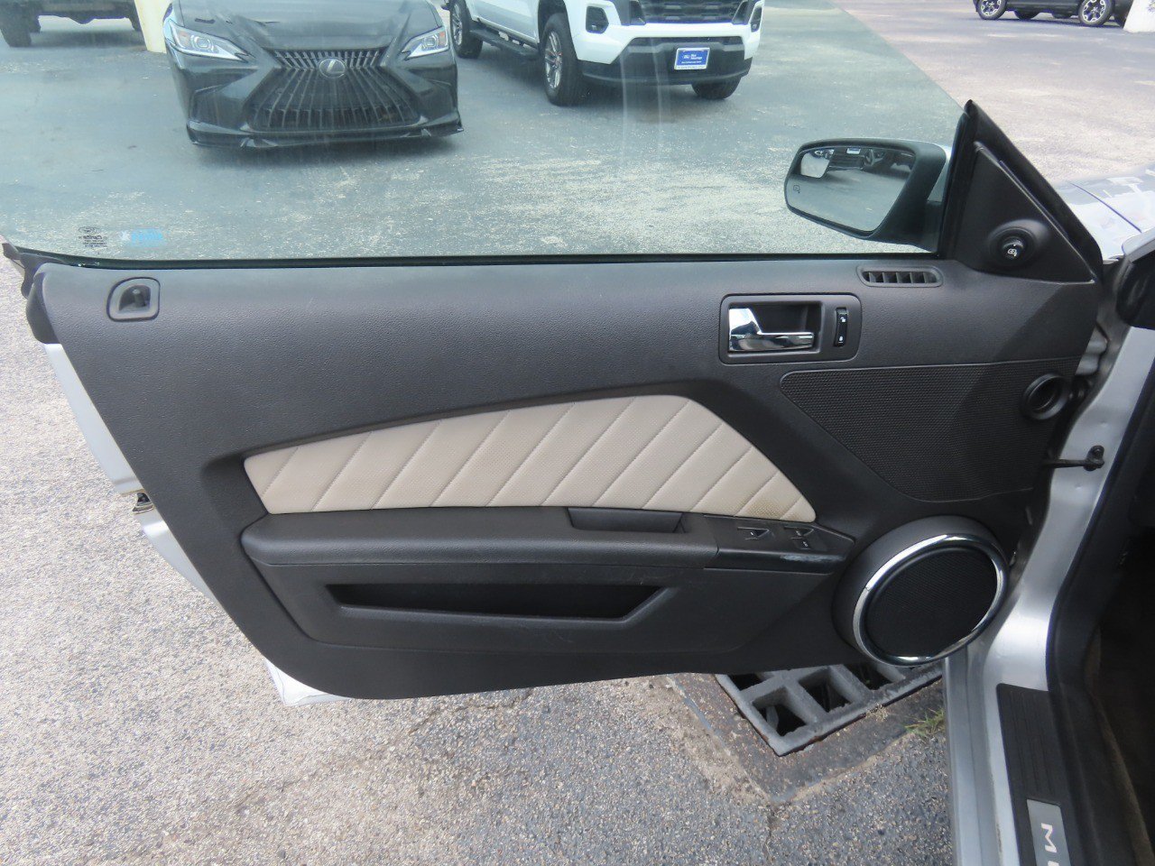 Used 2014 Ford Mustang Premium w/ Comfort Package RWD image 18