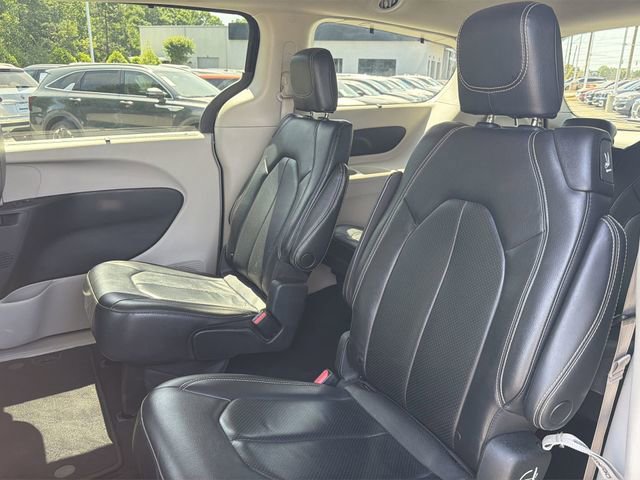 Used 2022 Chrysler Pacifica Touring-L FWD image 21