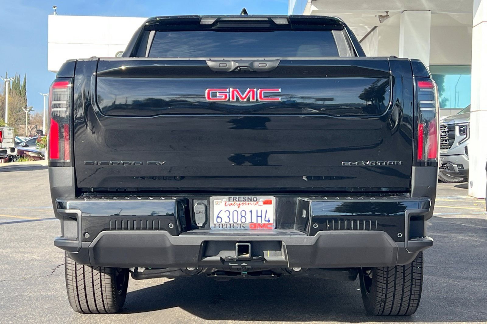 Used 2026 GMC Sierra EV Elevation w/ LPO, Elevation Dark Package image 5