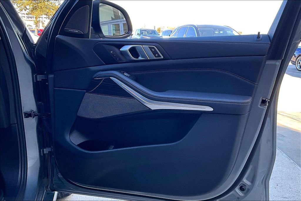 Used 2024 BMW X7 xDrive40i image 24