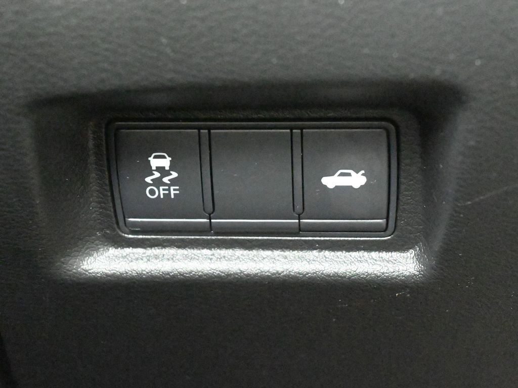 Used 2019 INFINITI Q50 Luxe image 17