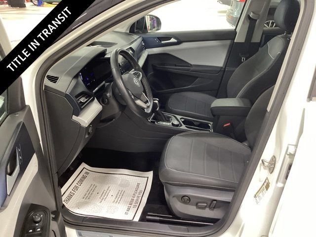 Used 2024 Volkswagen Taos SE w/ Panoramic Sunroof Package AWD/4WD image 10
