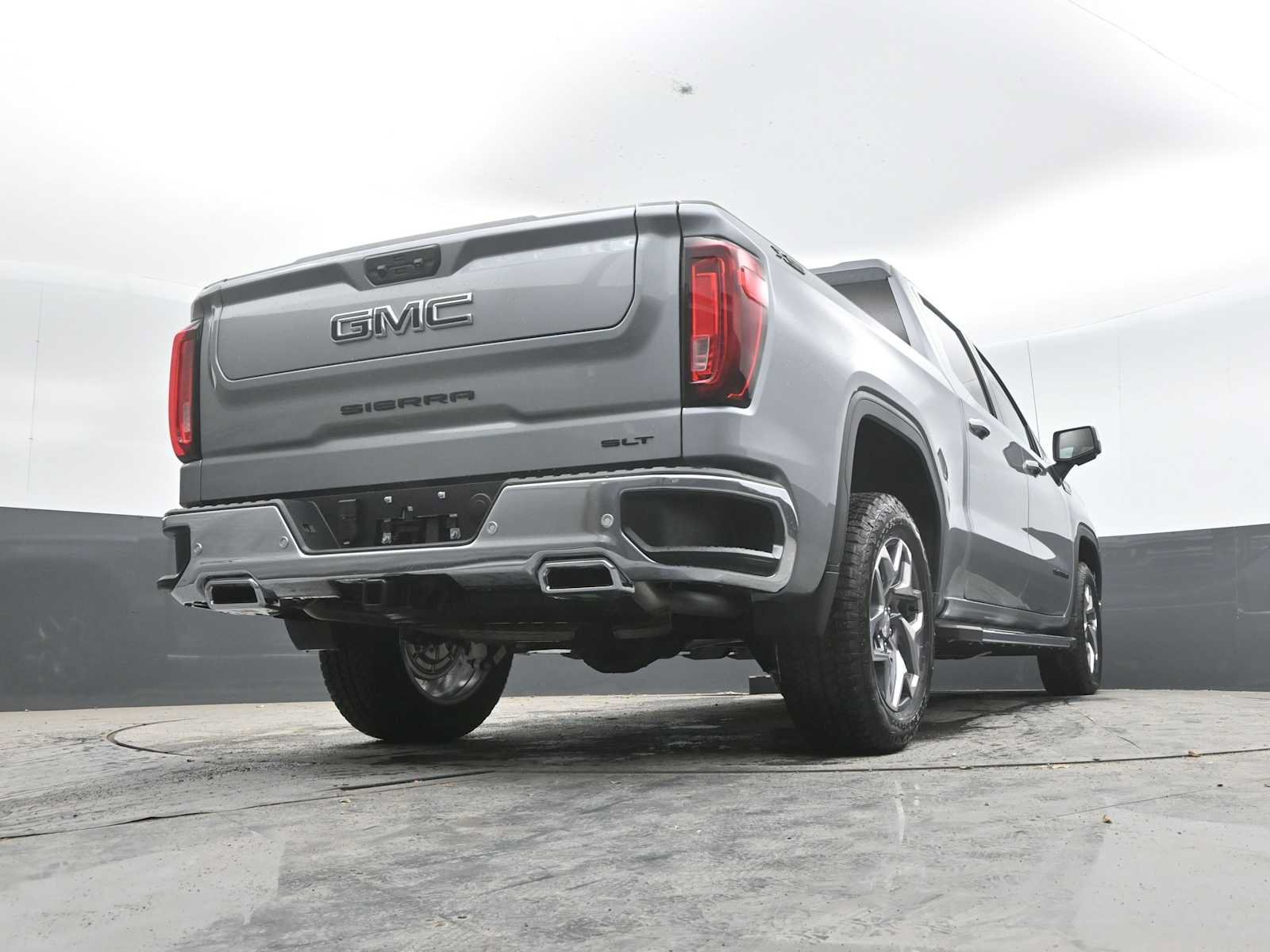 New 2026 GMC Sierra 1500 SLT w/ SLT Premium Package AWD/4WD image 32