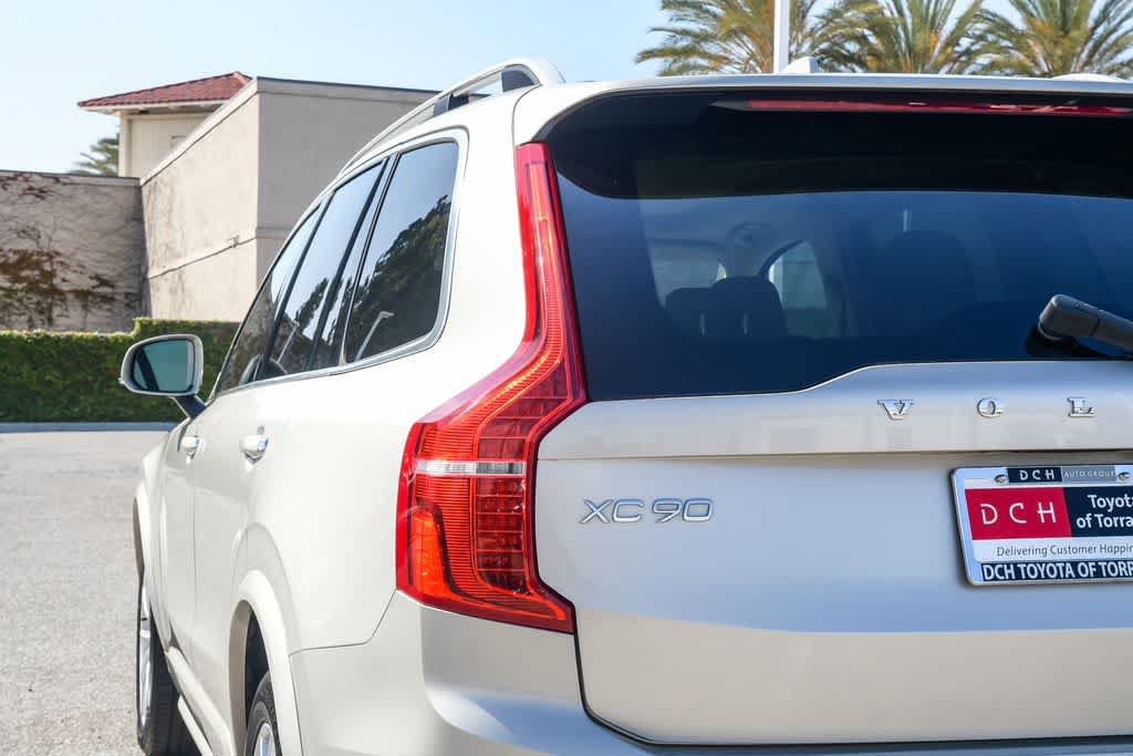 Used 2016 Volvo XC90 T6 Momentum w/ Momentum Plus Package AWD/4WD image 6