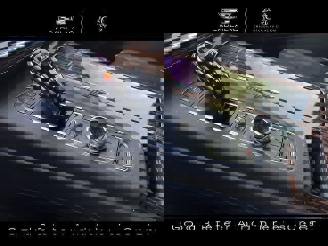 Used 2021 Cadillac Escalade Premium Luxury w/ Performance Package image 17