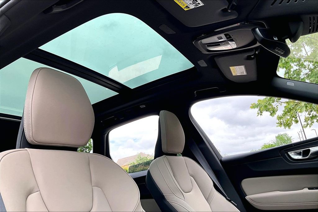 New 2026 Volvo XC60 T8 Plus w/ Protection Package Premier AWD/4WD image 35