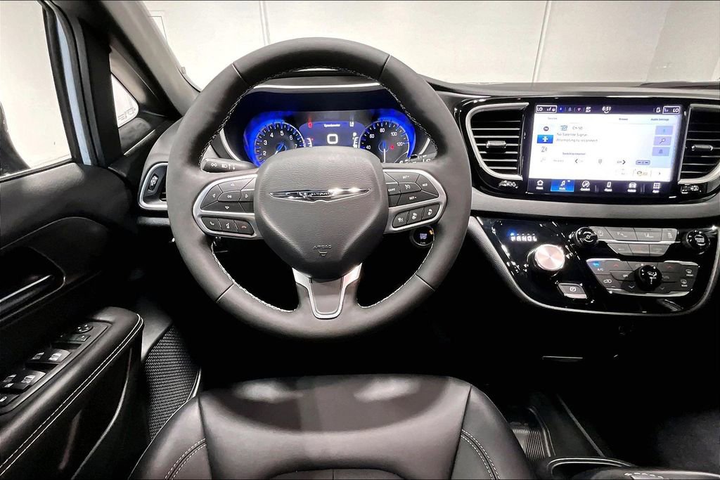 New 2026 Chrysler Voyager LX image 12