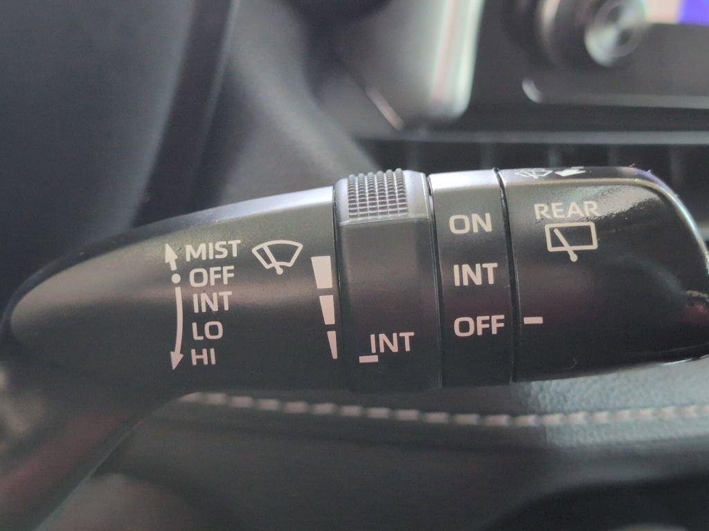 Used 2025 Toyota RAV4 XLE image 29