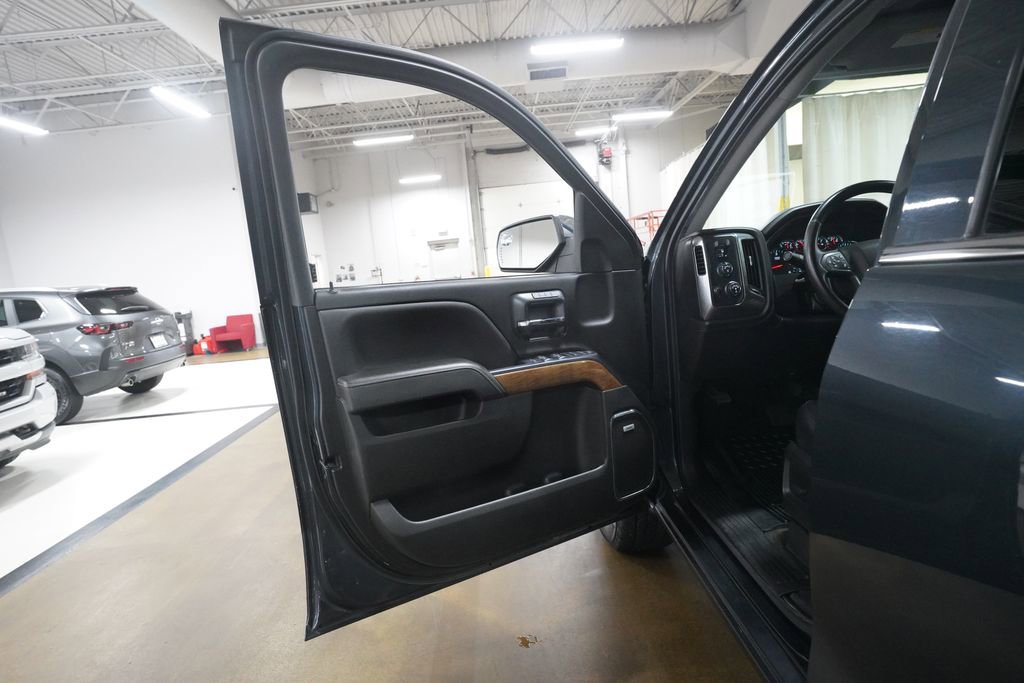 Used 2017 Chevrolet Silverado 1500 LTZ w/ Sport Package AWD/4WD image 27
