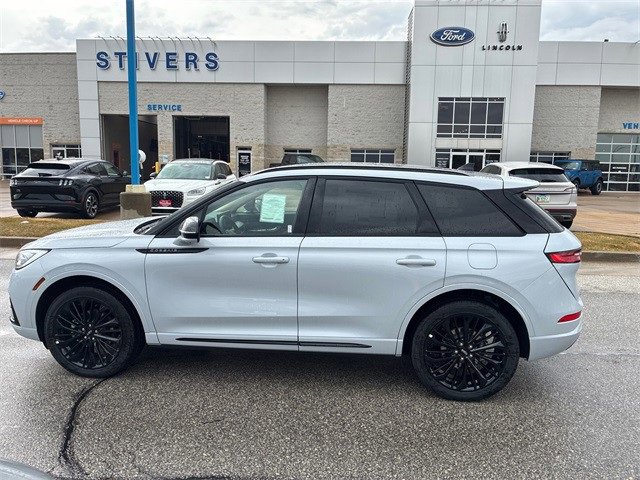 New 2025 Lincoln Corsair Reserve w/ Equipment Group 202A image 8